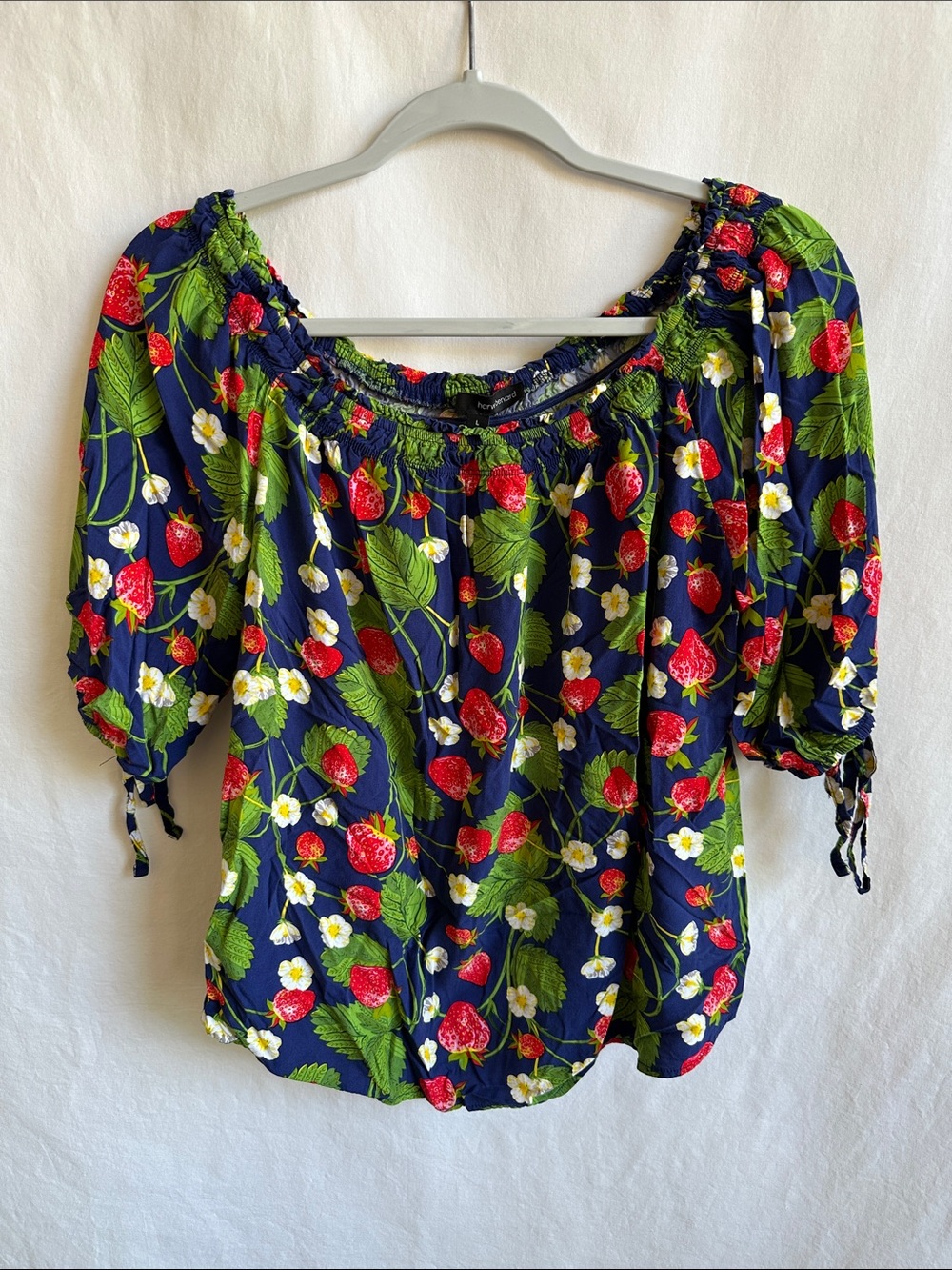 Harvé Benard navy blue off-the-shoulder blouse, size L